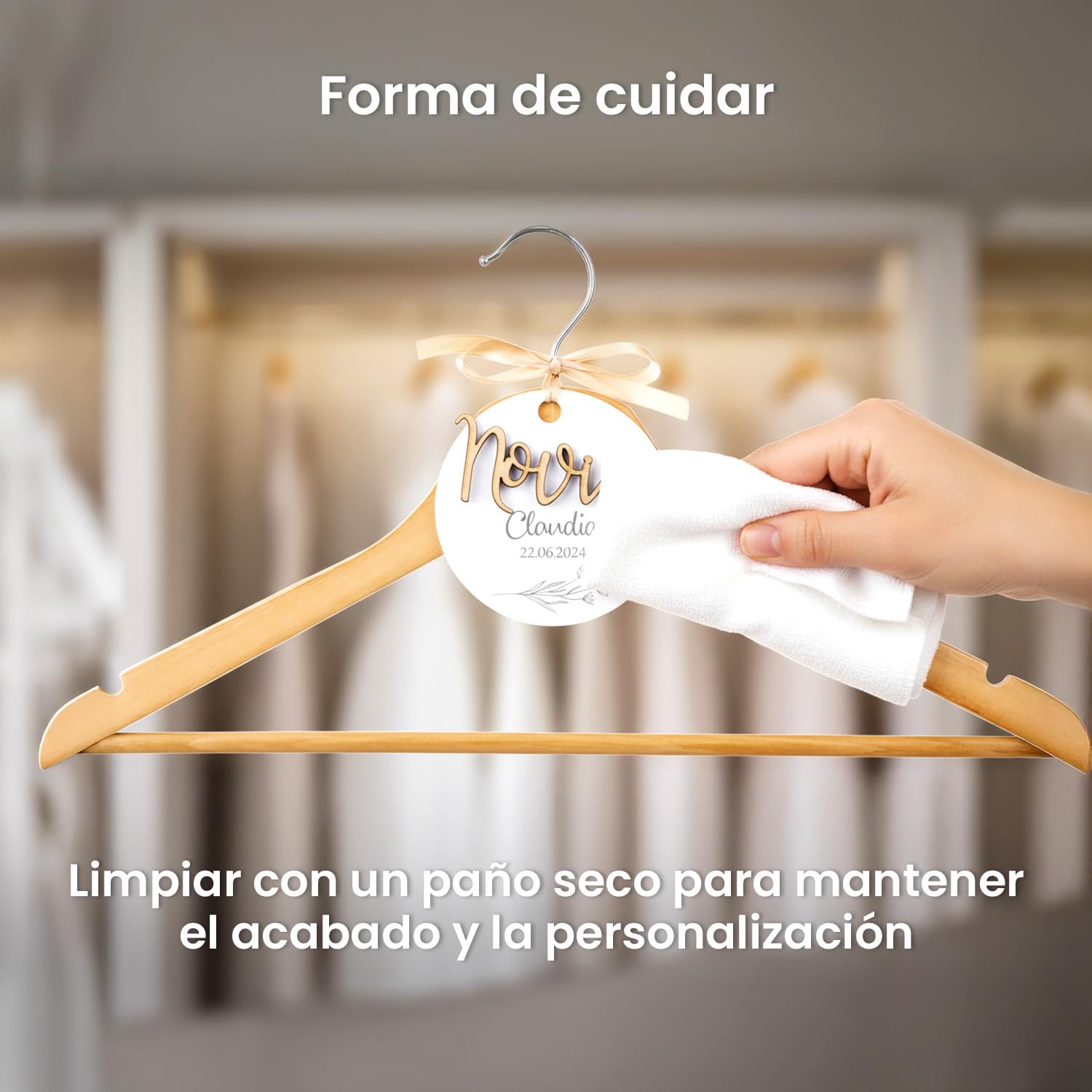Percha Personalizada para Novias y Novios - Madera con Detalle en Metacrilato - Nombre y Fecha Grabados - Percha de Boda y Recuerdo Especial