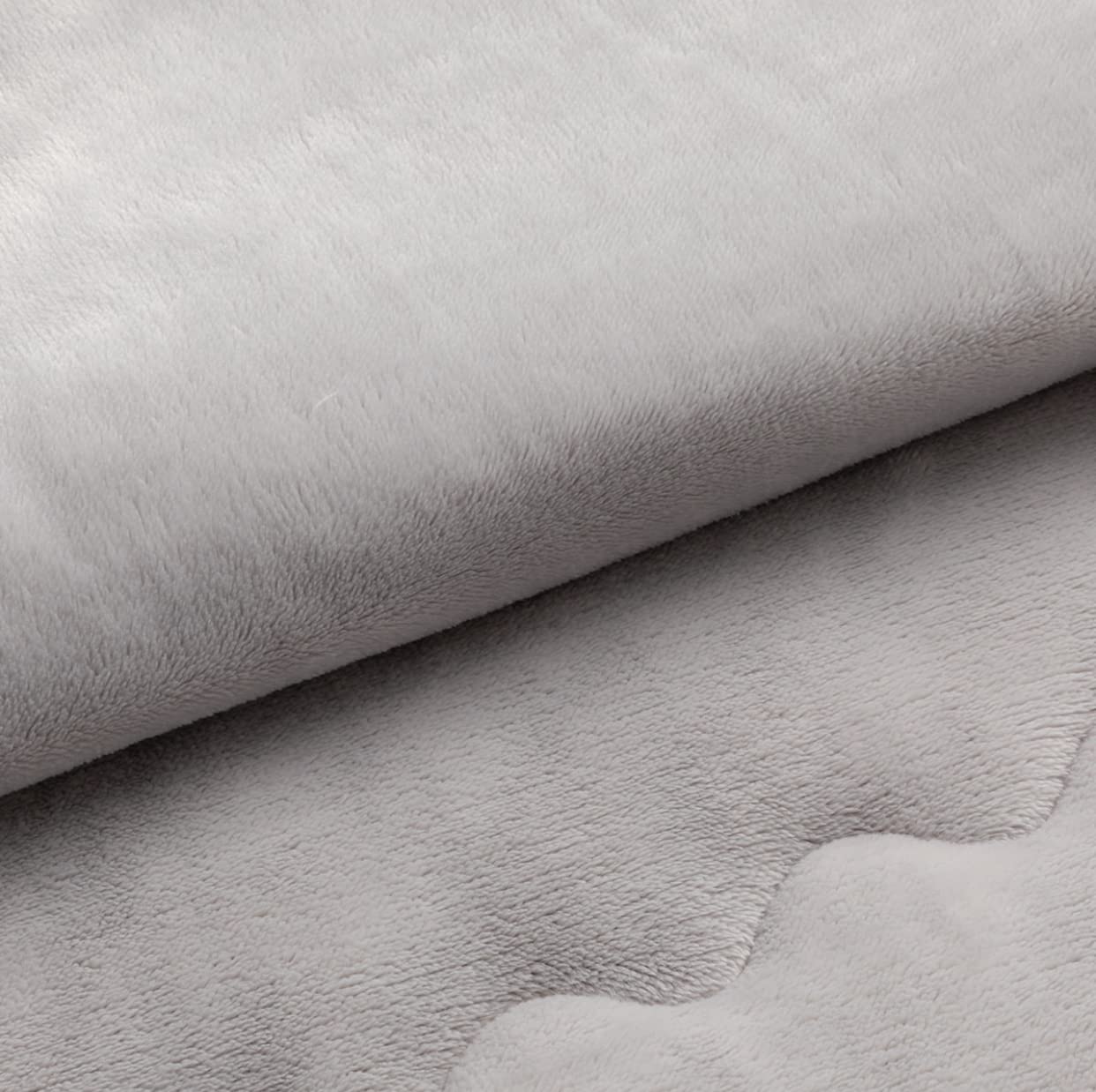 Amazon｜ニトリ Nウォームスーパー 2枚合わせ 毛布 グレー 2022-2023年