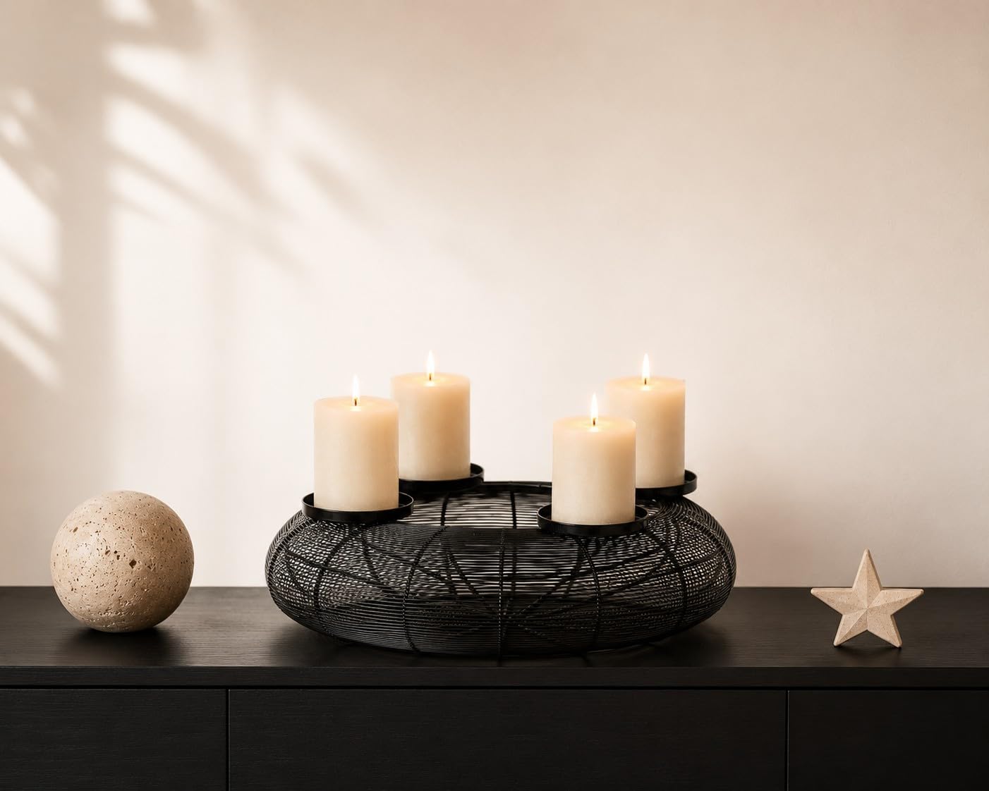 Edler Advents-Kranz Weihnachts-Gesteck aus Metall Ø 38cm schwarz Deko-Kranz Kerzenhalter Weihnacht Stumpen-Kerzenhalter Weihnachten Advent Winter Weihnachts-Deko Wohungs-Dekoration