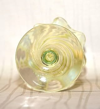 花瓶　フラワーベース　ウランガラス Amazon.co.jp: イギリスアンティーク ウランガラス 乳白ウラン色