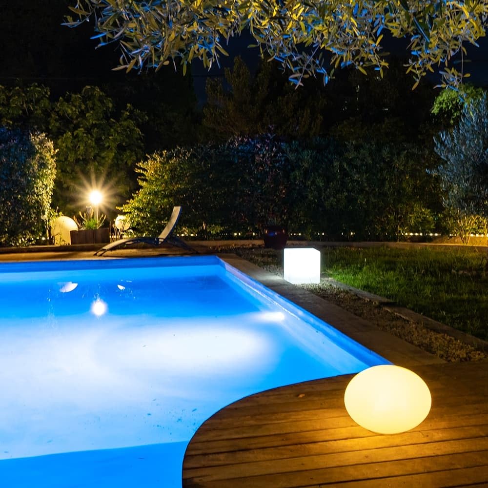GuirLED LED-Solar-Kiesel, wasserdicht, RGB+W, 40 cm, 100 % autonom & ferngesteuert