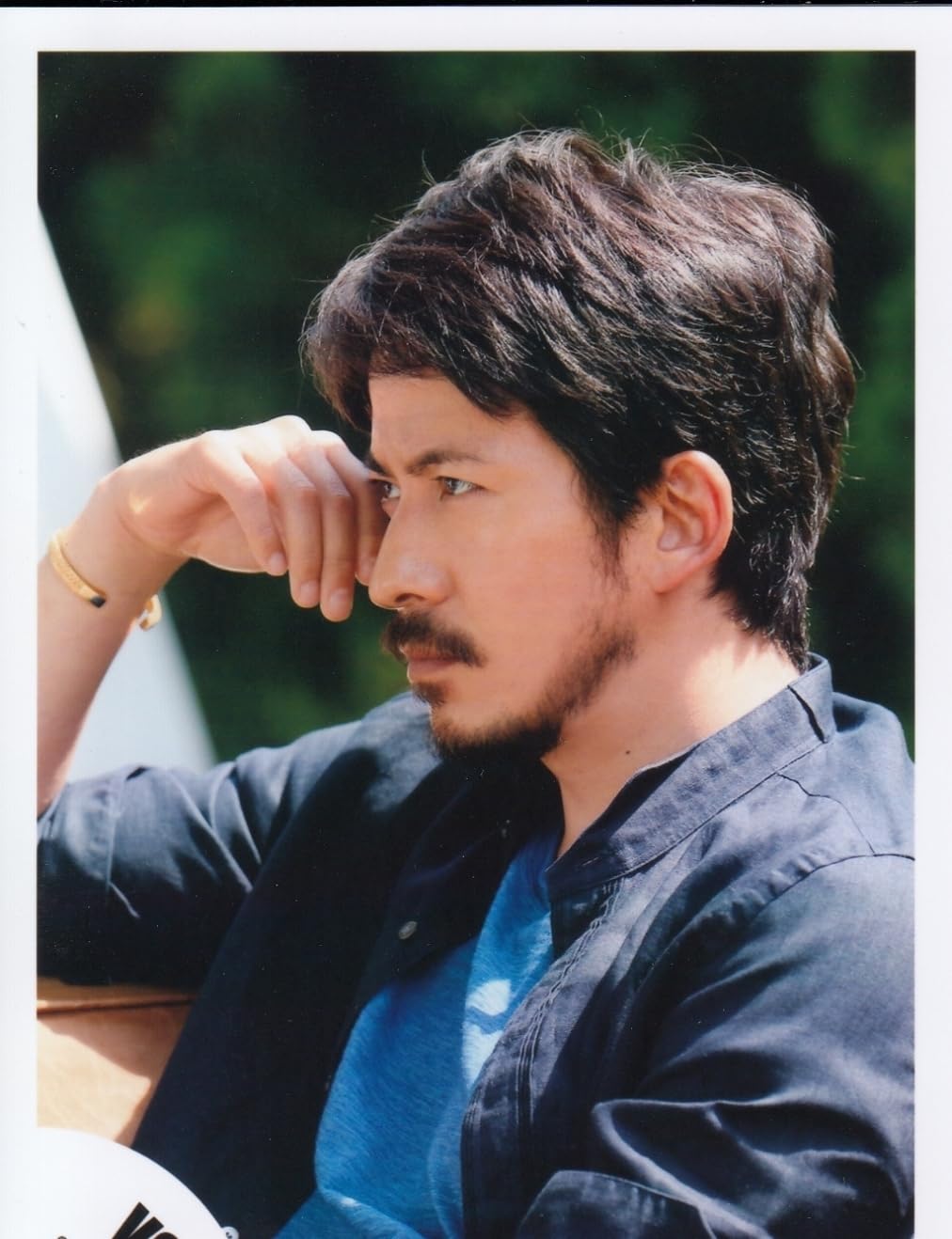 Amazon.co.jp: V6 公式生写真 （岡田准一）VO00010 : おもちゃ
