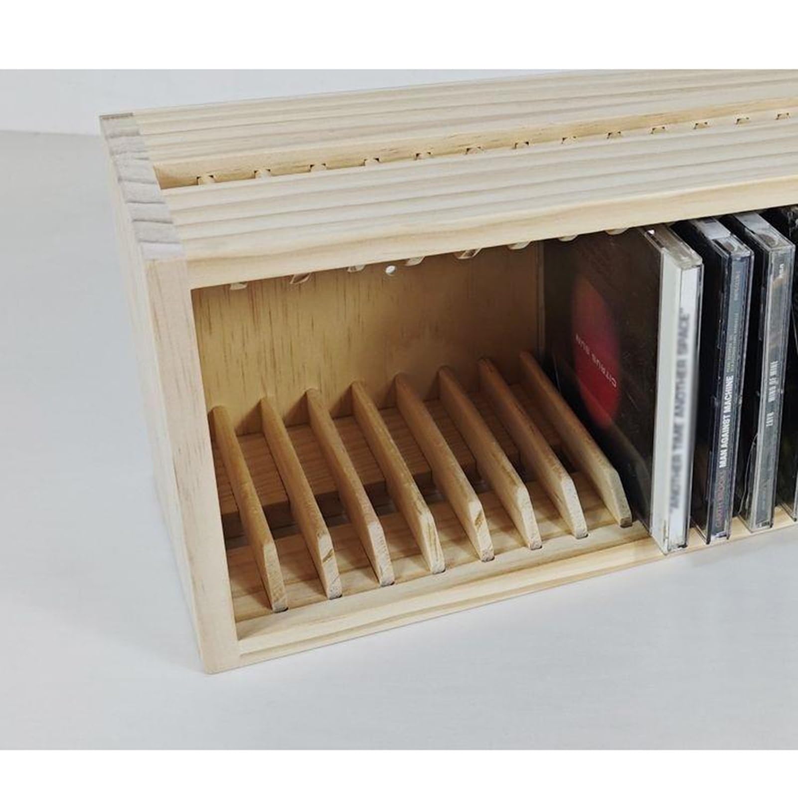 Soporte para CD de pino natural, caja de almacenamiento para 31 estuches estándar de joyas, soporte de escritorio para DVD, películas y discos de juego, estante elegante