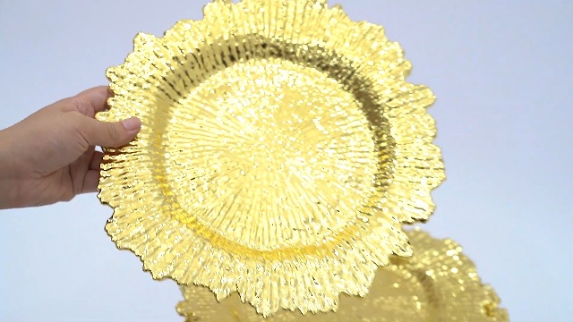 Platos base decorativos transparentes con borde dorado 25 un miniatura 7