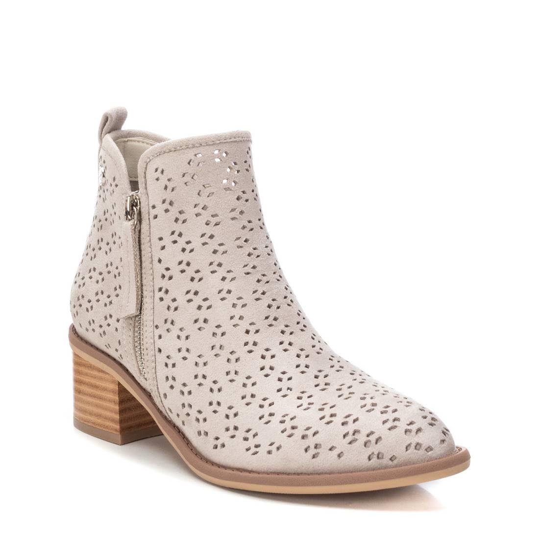 XTI - Botas Camperas Mujer - Calzado Cómodo y Versátil - Moda casual