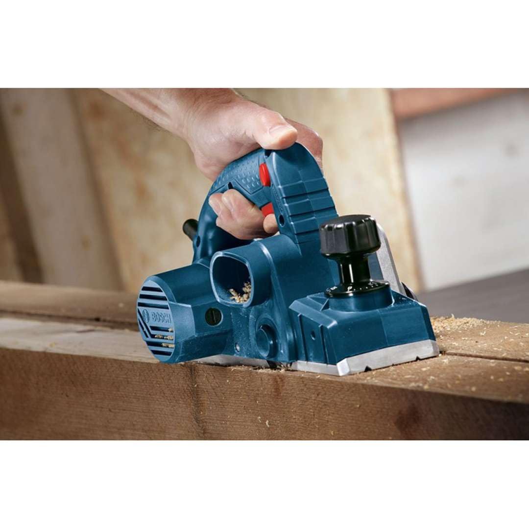 Bosch Professional: strug GHO 6500 (650 W, prędkość obrotowa bez obciążenia 16 500 min–1, prowadnica równoległa, klucz sześciokątny)