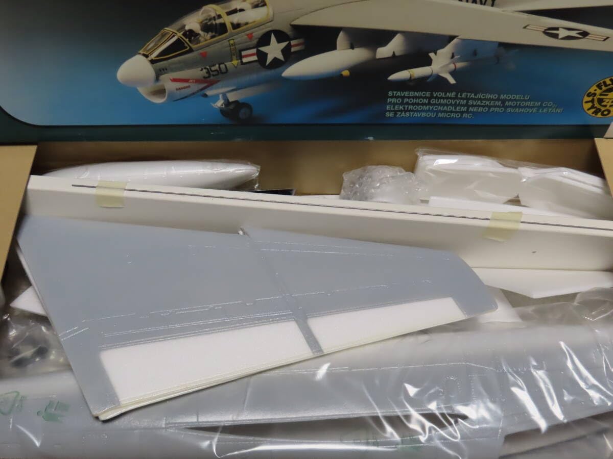 Amazon.co.jp: FLYING STYRO TA-7C Corsair 2 ARF RC : Toys & Games