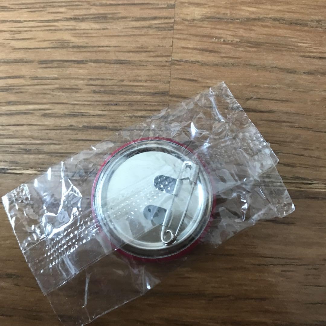 Amazon | 笑っていいとも！ 缶バッジ タモリ | バッジ | おもちゃ