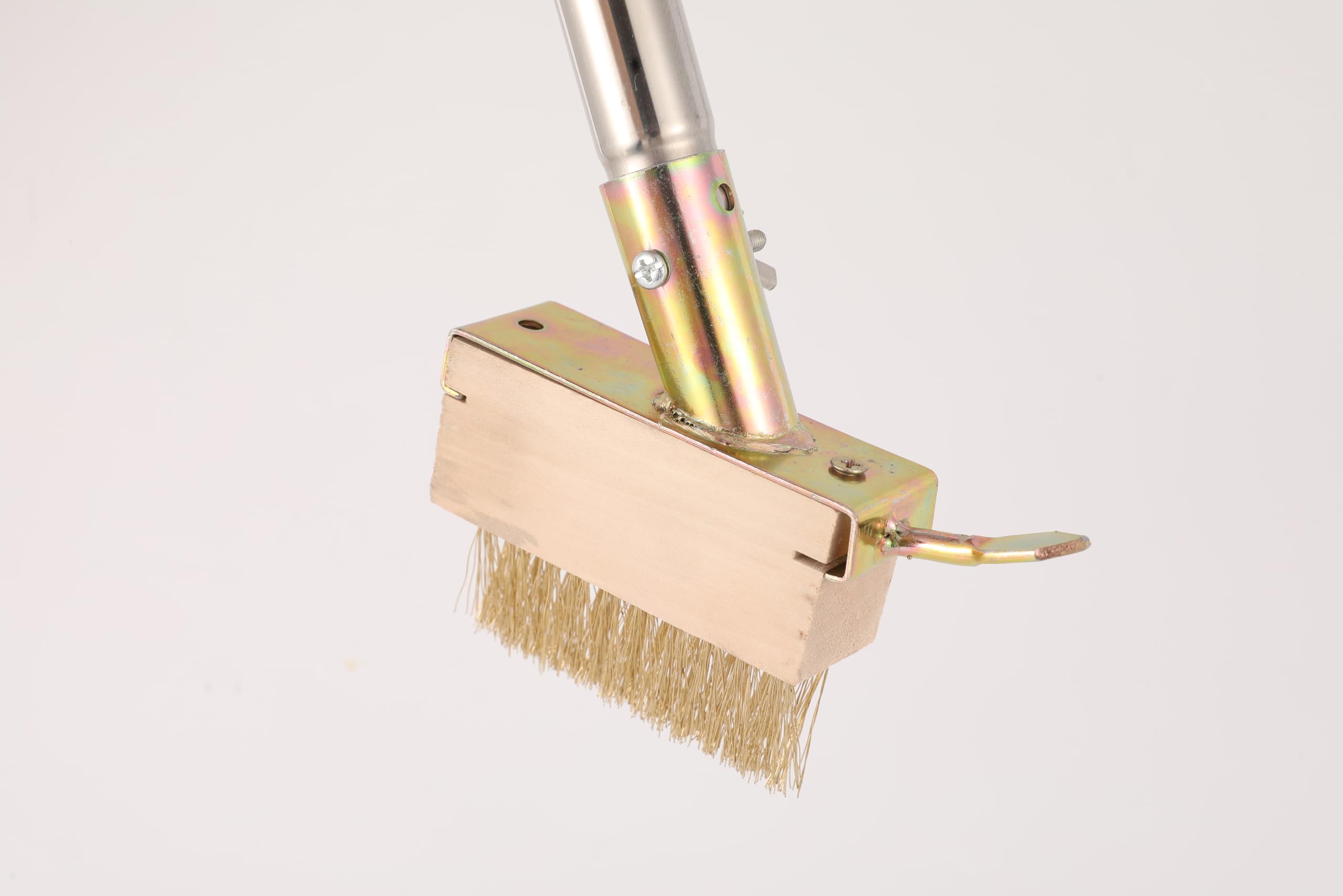 Brosse à mauvaises herbes à long manche pour nettoyer les terrasses, pavés et allées de terrasse avec poils métalliques coudés, grattoir à lame de 152,4 cm pour enlever l'accumulation de mousse (bleu)