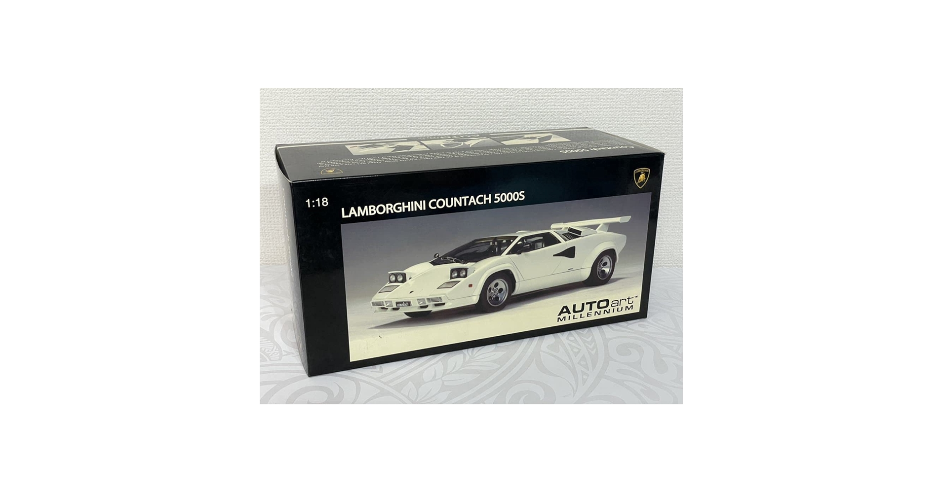 オートアート　ミレニアム　1/18　ランボルギーニカウンタック　5000S　箱付 オートアート ミレニアム 1/18 ランボルギーニカウンタック