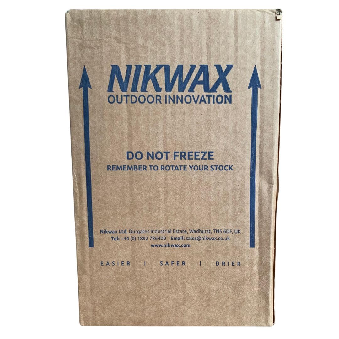 Nikwax TENT & GEAR SOLARWASH, detergente tecnico e blocco UV per tende e borse, 2,5 litri con attacco spray