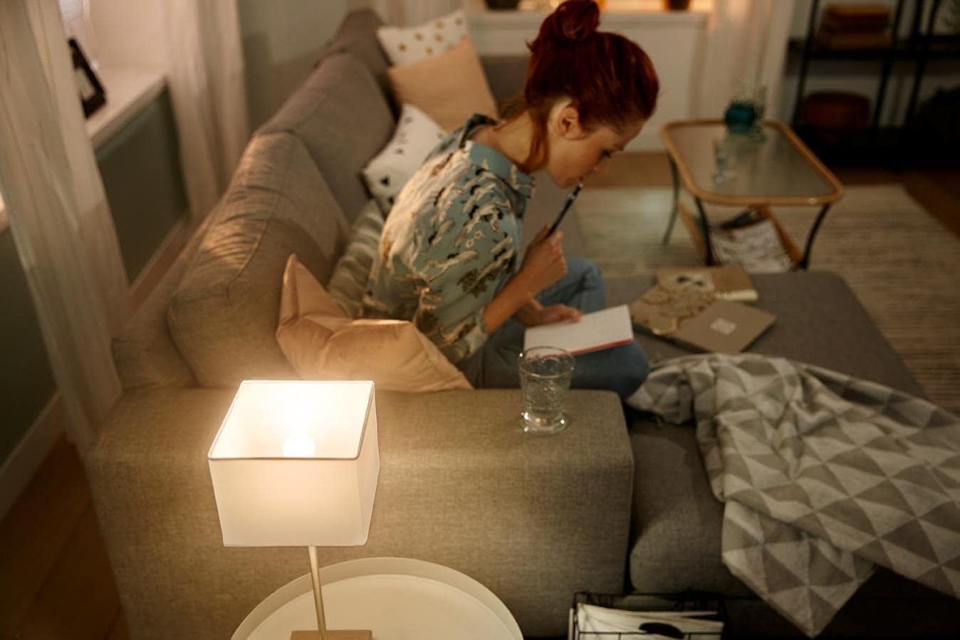 Philips Hue White E14 Luster 2 × 470 lm, Dimmbar, Warmweißes Licht, Steuerbar via App, Kompatibel mit Amazon Alexa, 2er Pack