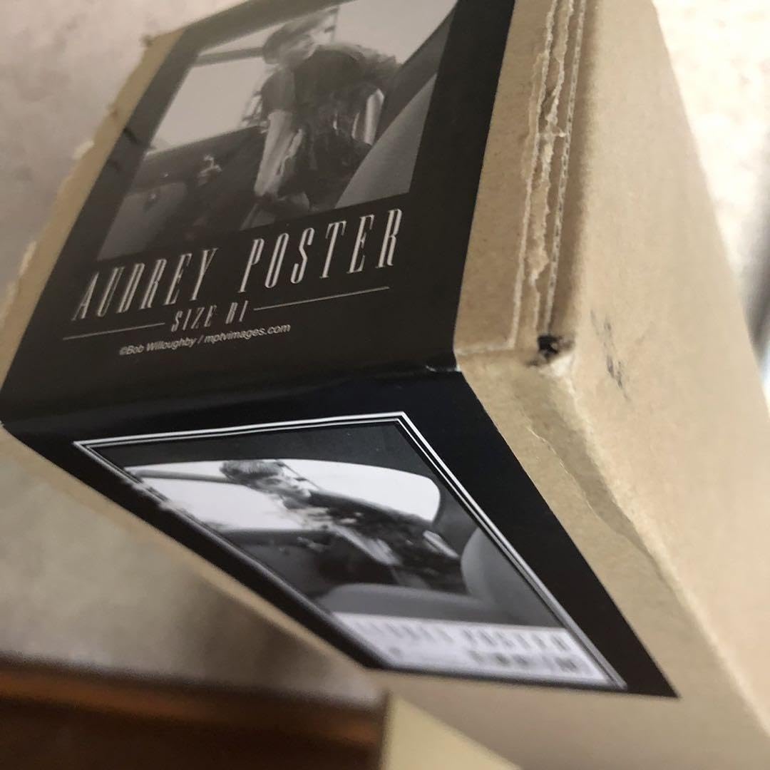 オードリー・ヘプバーン 写真展 公式グッズ B１大型 ポスター マークショウ オードリー・ヘプバーン 写真展」 （鹿児島市立美術館） ｜Tokyo Art Beat