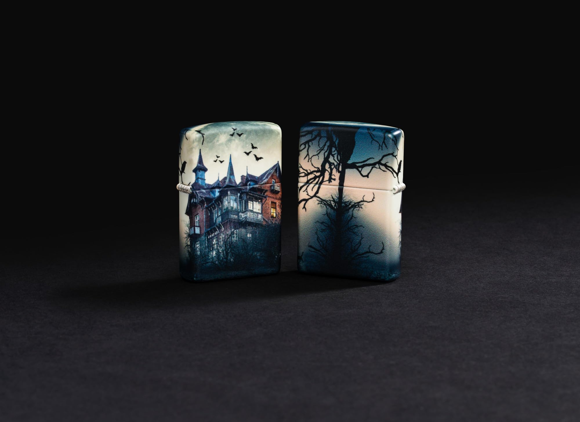 Zippo Accendino antivento Horror House, 540 colori, Glow-In-The-Dark, ricaricabile, resistente al vento, confezione regalo, made in USA