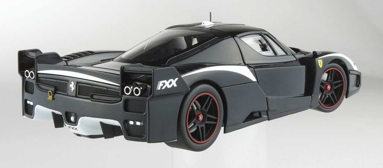 Amazon.co.jp: MATTEL DL 1/18 フェラーリFXX evoluzione (ブラック