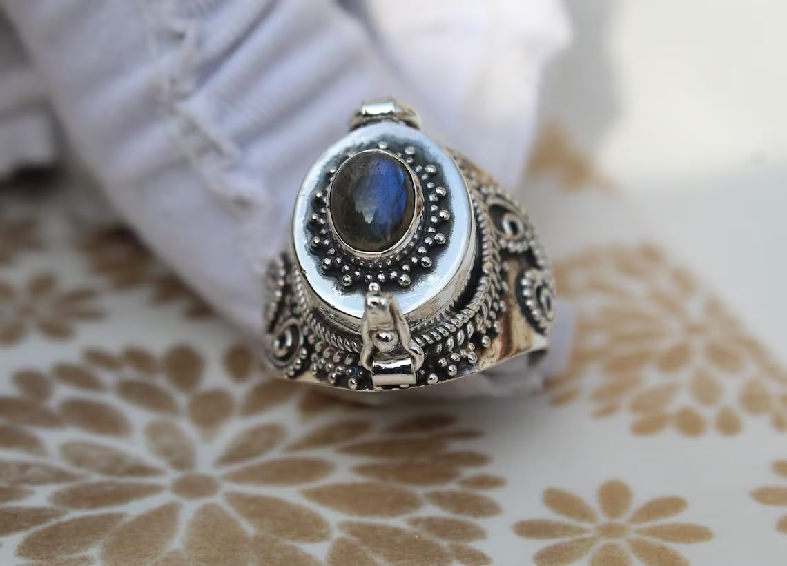 Beautiful Poison Ring For Mother's Day Gift, 925 Silver Plated Rings For Women And Girls With Natural Blue Labradorite Gemstone Rings For Gift