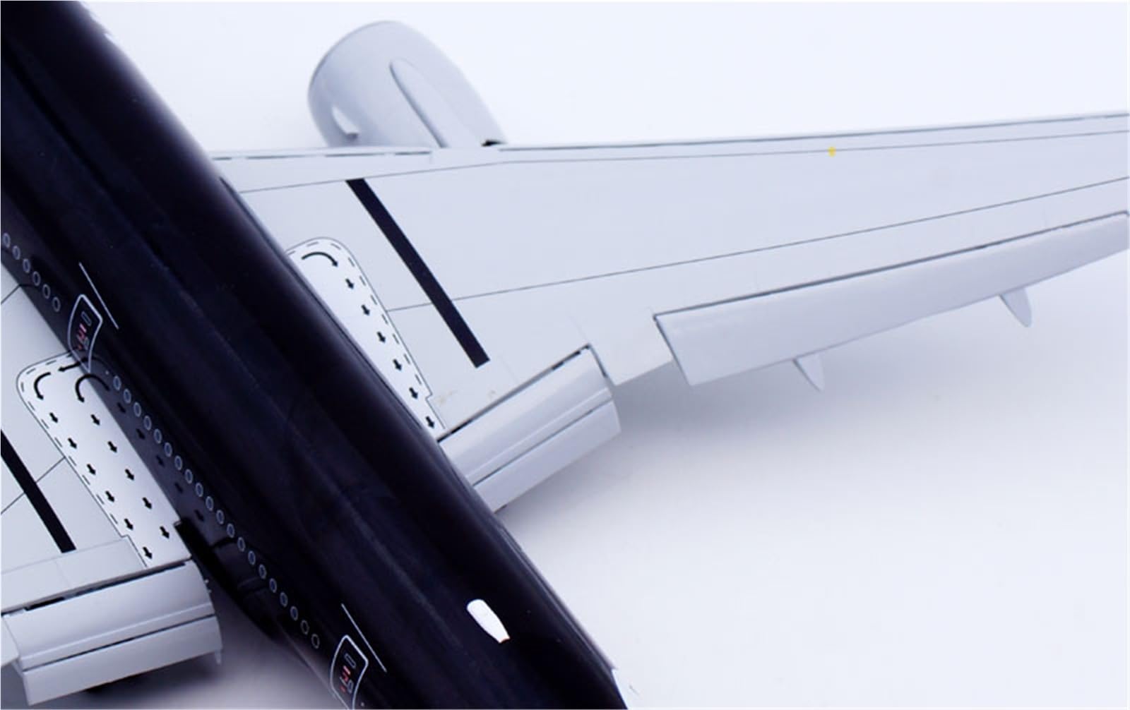Repliki modeli samolotów 36CM 1/200 zestaw modeli do składania samolotu dla powietrza nowa zelandia B777-300ER ZK-OKQ klapy na dużą skalę odlewany model samolotu miniaturowy model samolotu