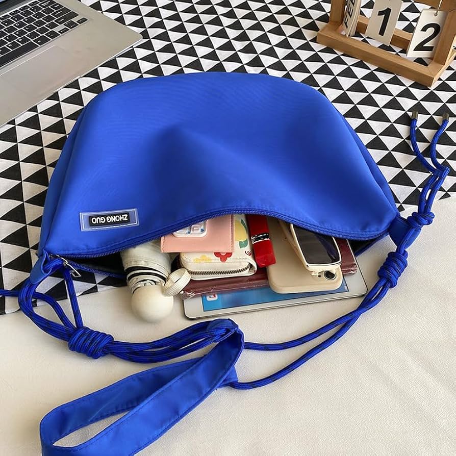 韓国ニッチ Matin Kim2025 新しいポータブルクロスボディ餃子バッグ 2025 新しいシンプルな餃子バッグクロスボディアウトドア