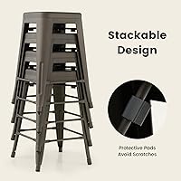 Vista 5 de COSTWAY Juego de 4 taburetes de bar apilables de metal de 24 pulgadas con asiento cuadrado y agujero de mano, diseño reforzado en forma de X, cómodo