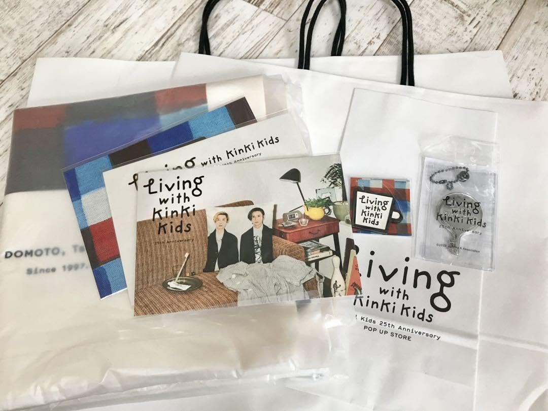 KinKi Kids　グッズセット Amazon.co.jp: Living KinKi Kids グッズ 9点お セット : おもちゃ