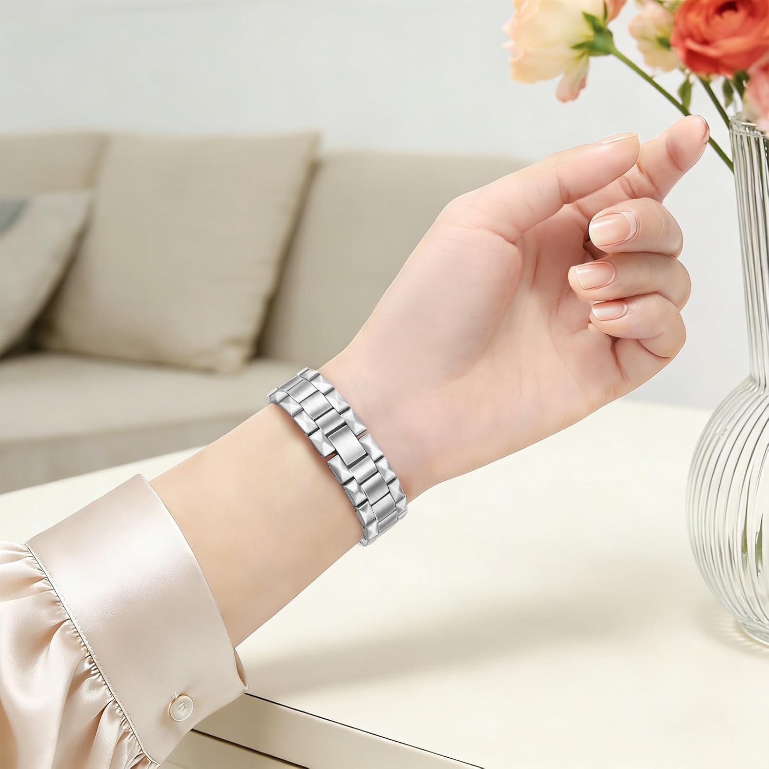 Dhwazz Band for Apple Watch SE 3 2 1 40mm Starlight Women, Stainless Steel Watchbands Replacement Strap for iWatch Series 11 10 42mm / Series 9 8 7 41mm