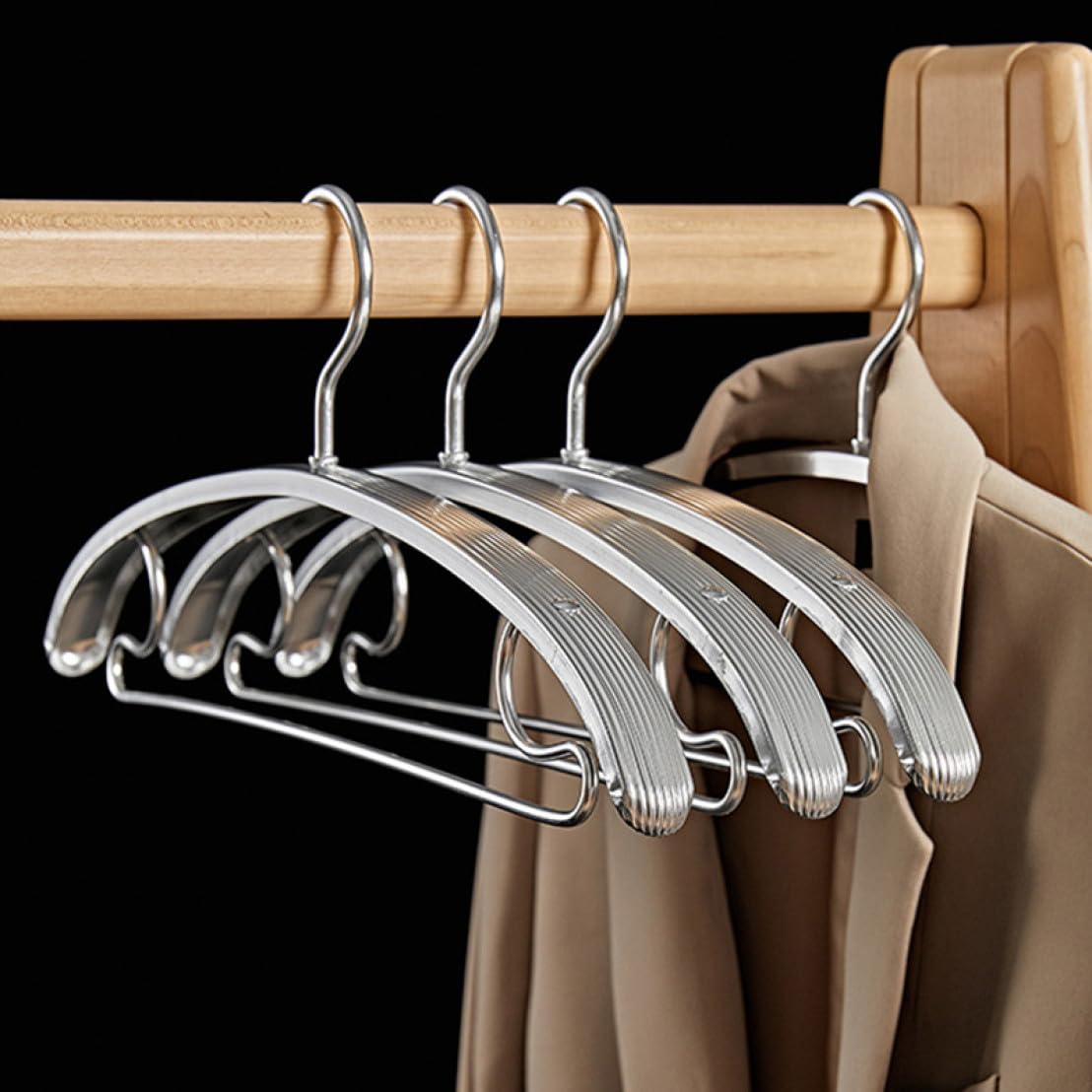 LAURA ASHLEY 木製ハンガー 30本セット