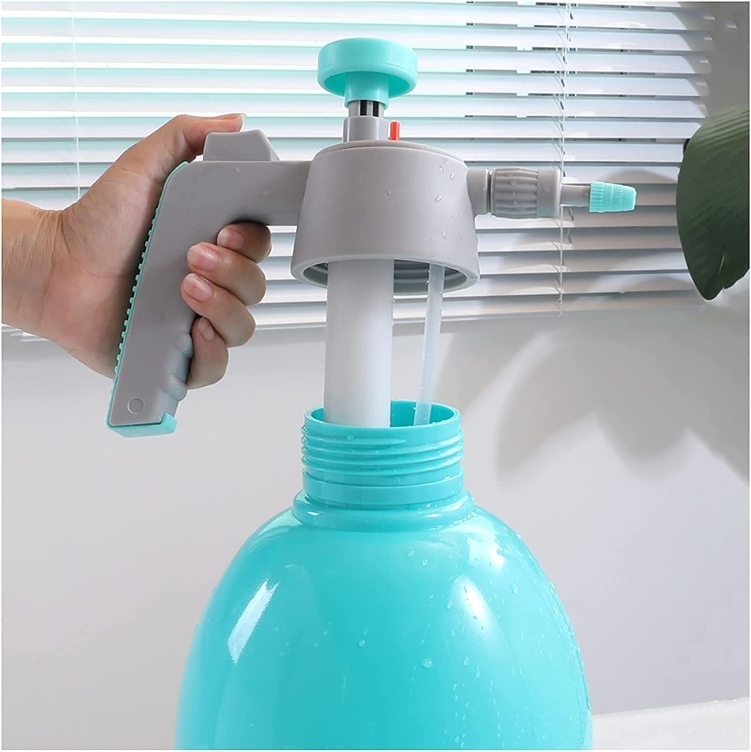Arosoires Extérieur Arrosoir Manuel Pulvérisateur De Jardin Pelouse Pompe À Pression Valve De Pulvérisation Buse Réglable Pulvérisateurs De Jardin Arrosoir Jardin ( Color : White , Size : With extensi