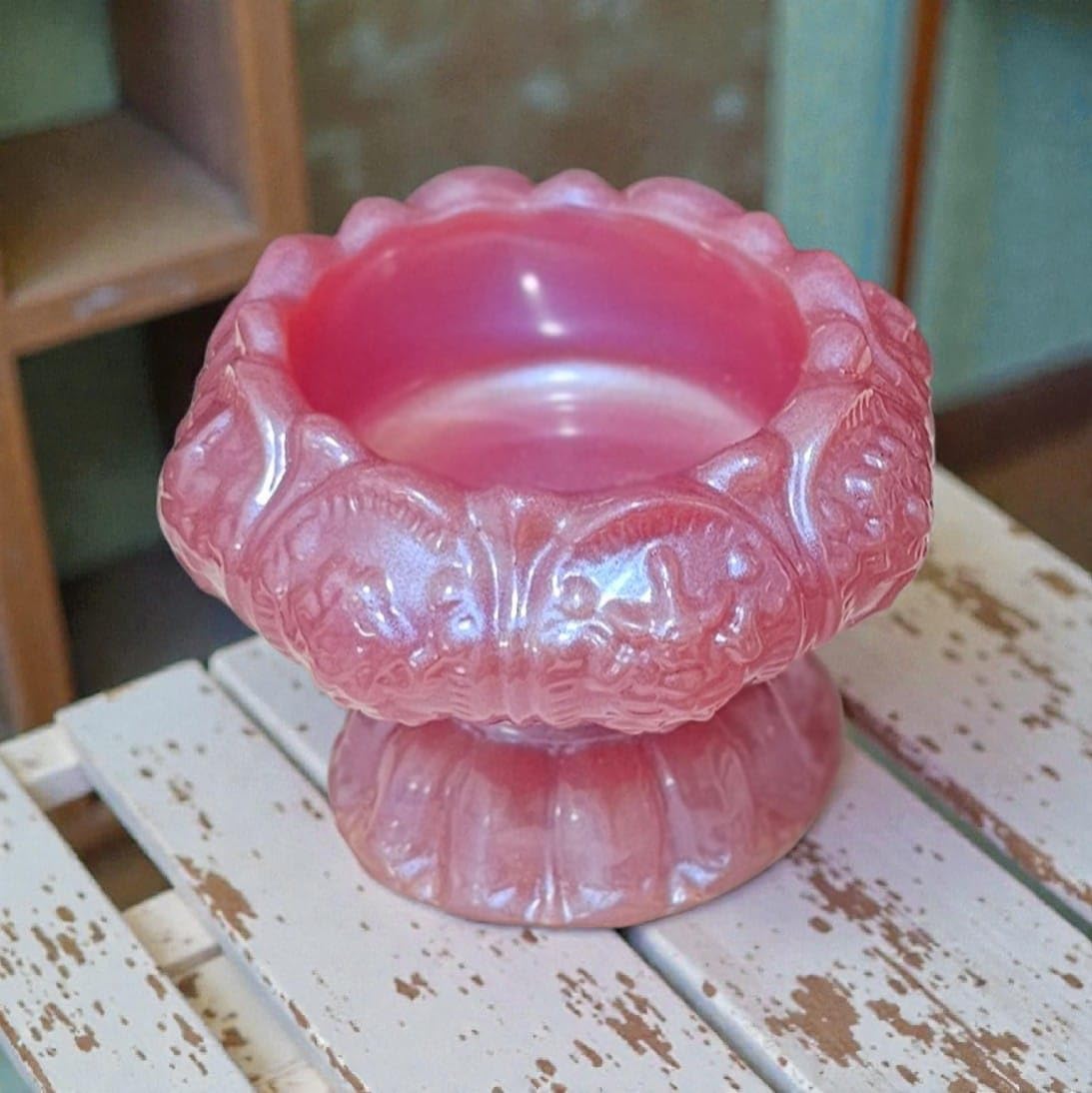 Inventive Art Creation Grand Lotus Tealight Holder, Resin, 7.5 cm x 11 cm, Pedestal Style, Home Decor (Blushed Ruby) 2