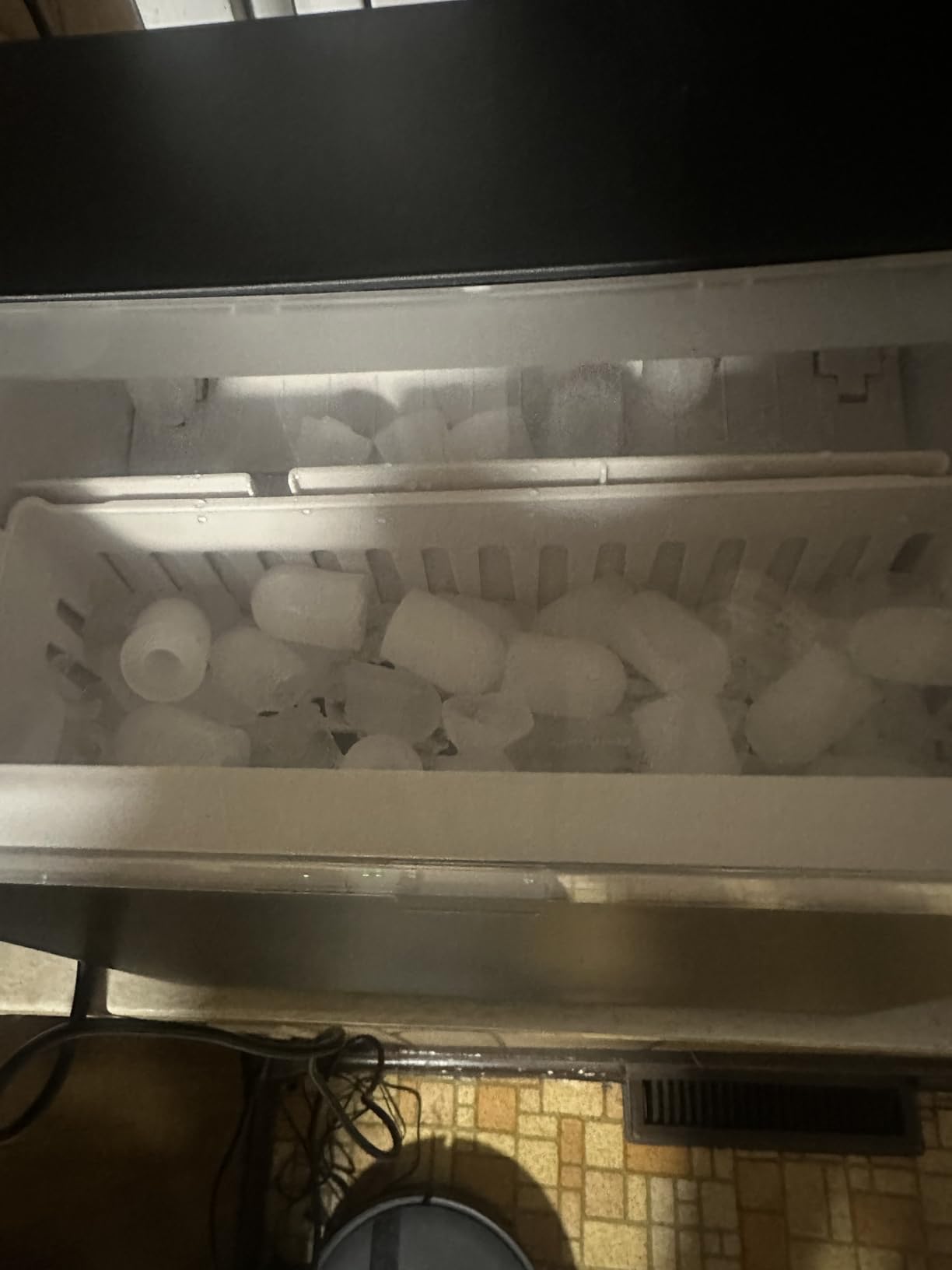 Makes ice very fast!