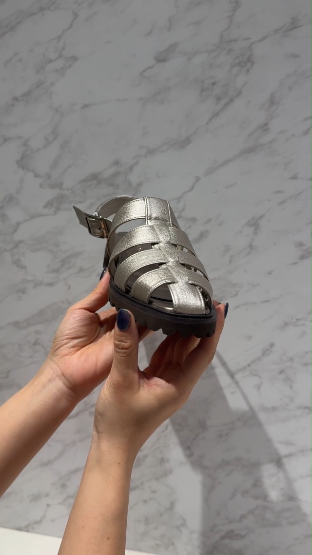 Amazon | HIMIKO/ヒミコ/トラックソールグルカサンダル/651204プラチナ