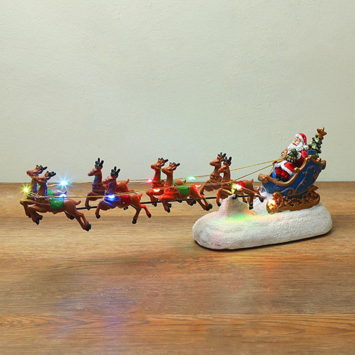 Decorazione Natalizia Luminosa in Resina Cervo Musicale e Slitta, Ornamento Natalizio Luce LED per Festa di Natale, Design Classico e Lavorazione Delicata