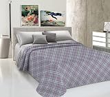 Versátil y práctico: ¡Utiliza esta manta de cama de matrimonio todo el año! En entretiempo, en primavera y verano, puedes utilizarla directamente sobre las sábanas. En los meses fríos utilizarla sobre tu colcha, el edredón u otras mantas para alcanzar el nivel de calor deseado. También lo usamos como funda de sofá o tela decorativa para dar color no solo al dormitorio, sino también al salón.