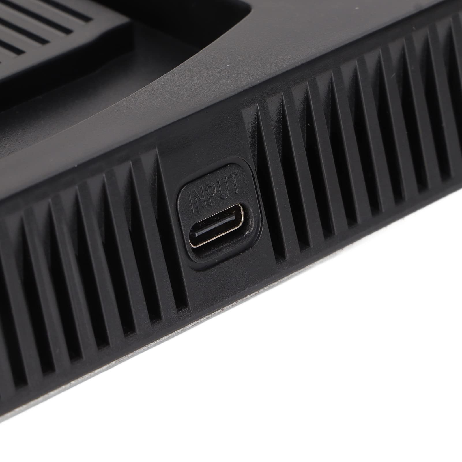 GP5-1510 Lüfterbasis mit Dual-Controller-Ladestation für -Gaming-Zubehör, Schwarz, Platzsparendes Design