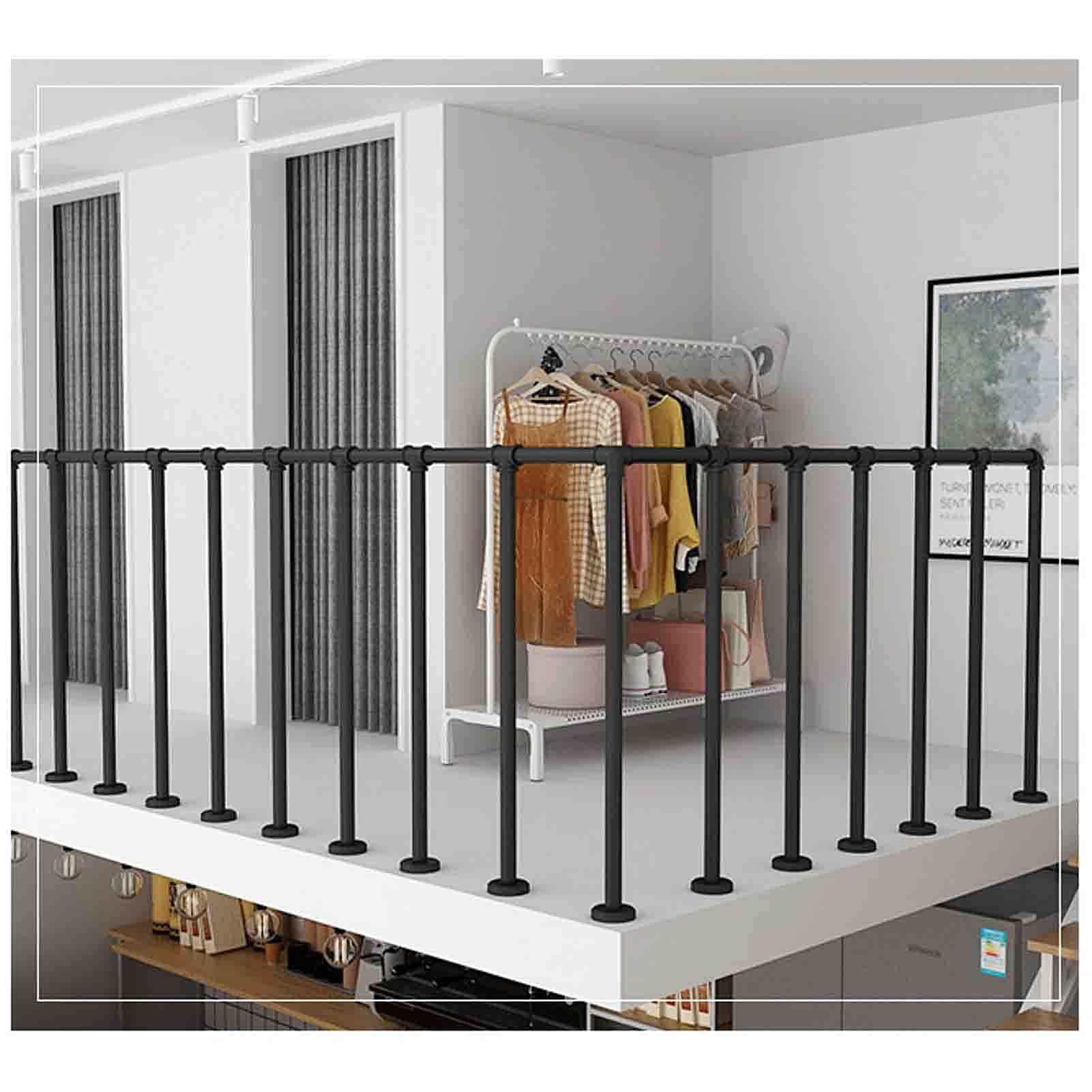 Rampe d'escalier d'intérieur vintage pour décorer un café bar ou un salon loft moderne