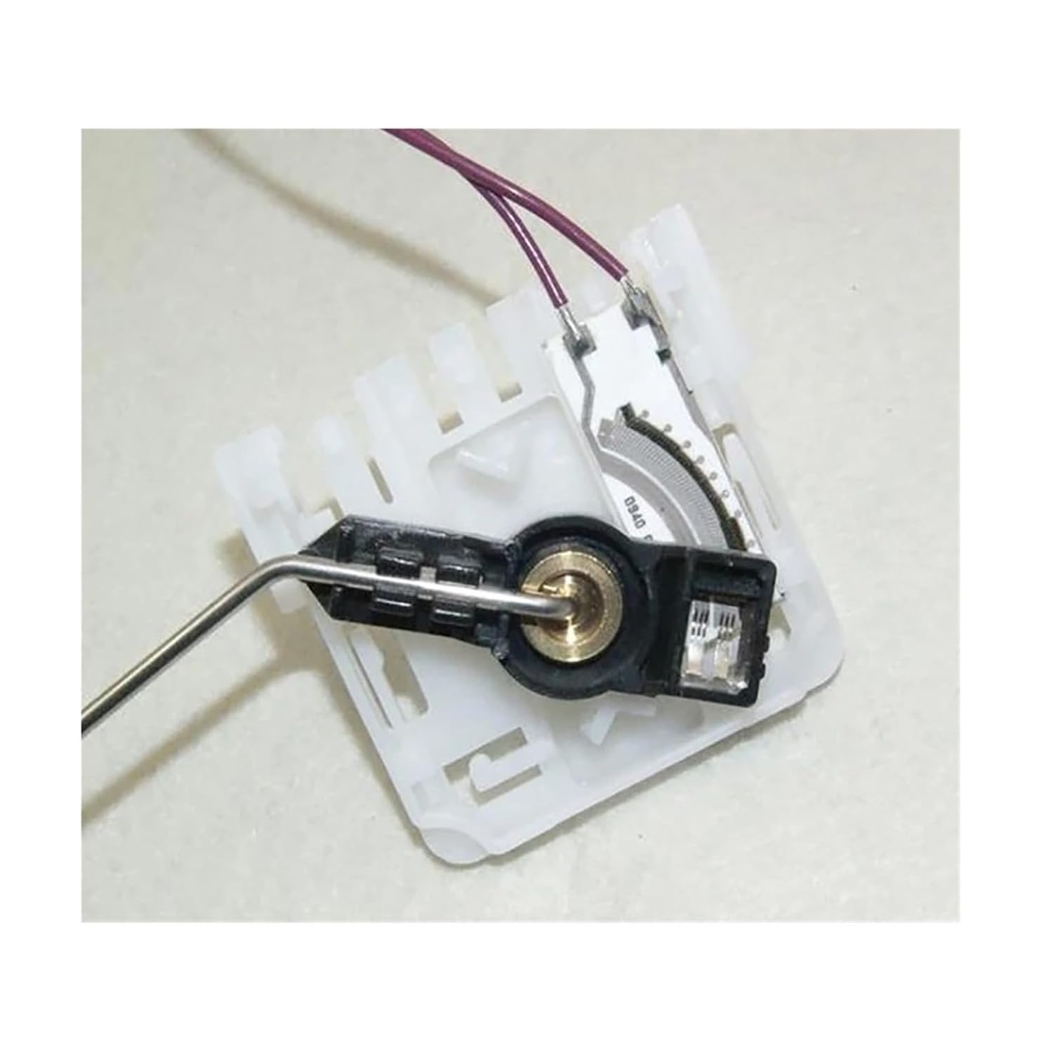 Fuel Tank Sensor for Isuzu D-max Auto Spare Parts Fuel Level Sensor 8979431780 8979431830