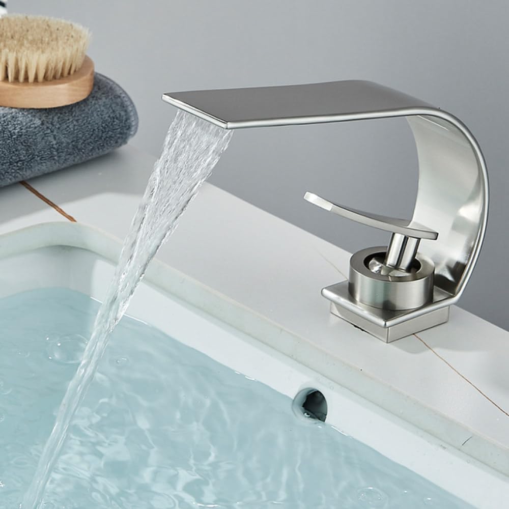 Robinet de lavabo cascade en laiton finition nickel brossé durable