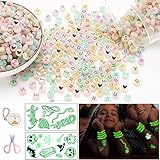 ♥【MATERIAL】 las cuentas de letras brillantes para manualidades no se decoloran con el tiempo y emiten una bonita luz por la noche, sin olor extraño, no tóxicas y respetuosas con el medio ambiente, seguras para niños y se pueden utilizar con confianza.