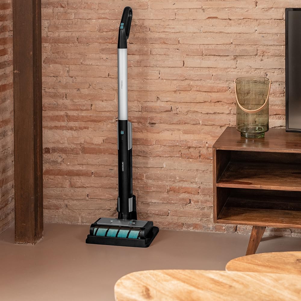Cecotec Fregona Eléctrica FreeGo Wash. 40W, Autonomía 40mins, Rodillo Absorbente Wet Jalisco, Depósito de Agua Limpia 420 ml y Sucia 150 ml, Pulverizador Automático y Base Autolimpieza