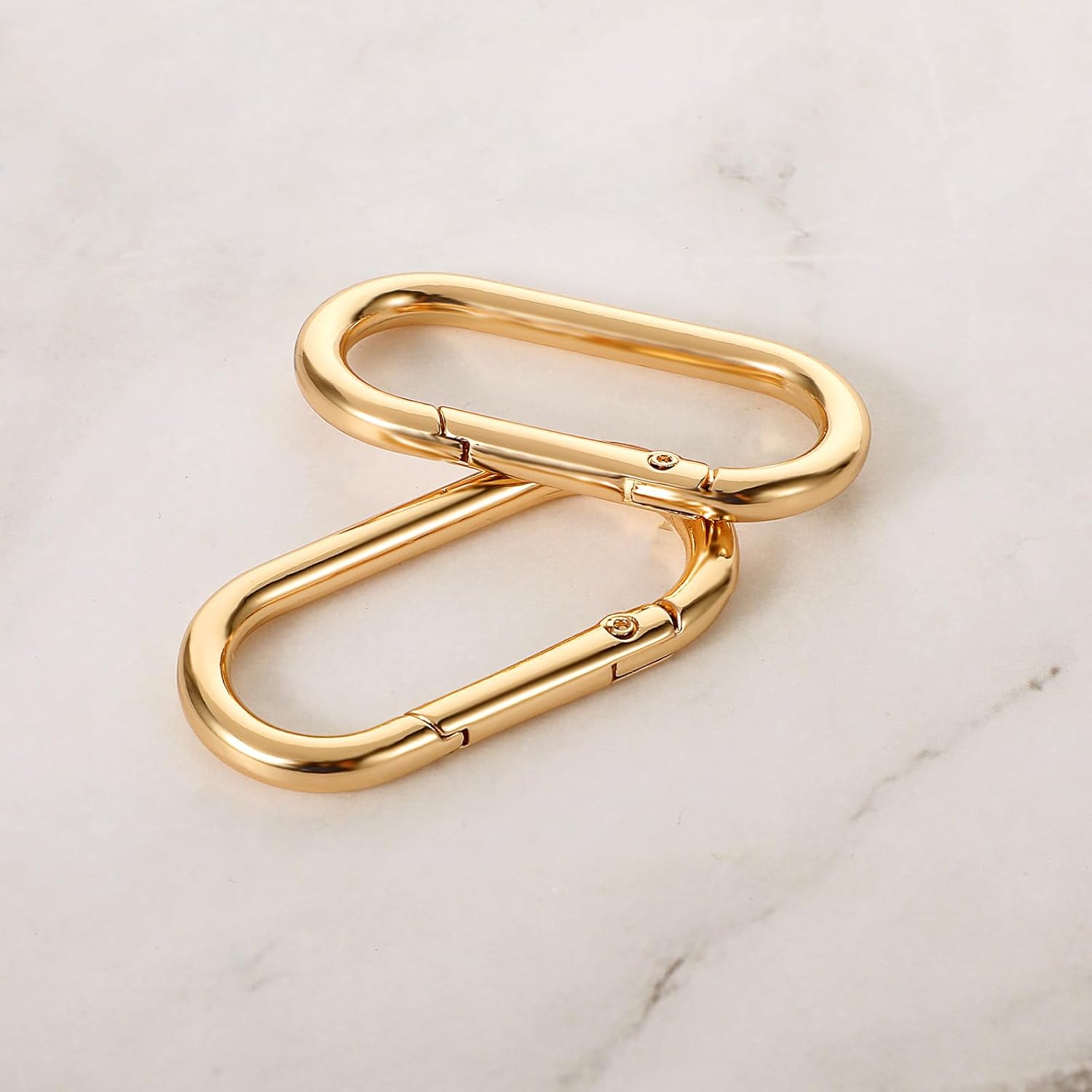 2Pcs Gold Carabiner, Gold Key Ring, Gold Carabiner Clip Oval Snap Clip, Metal Keychain Clip for Purse Strap Alloy Round Buckle Key Hook for Bags Purse Keychain Replacement