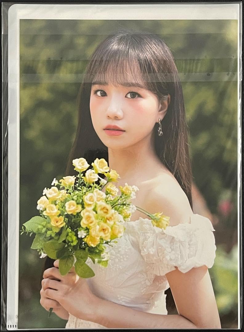 Amazon.co.jp: IZ*ONE DICON チョユリ 写真集 『look at my iZ