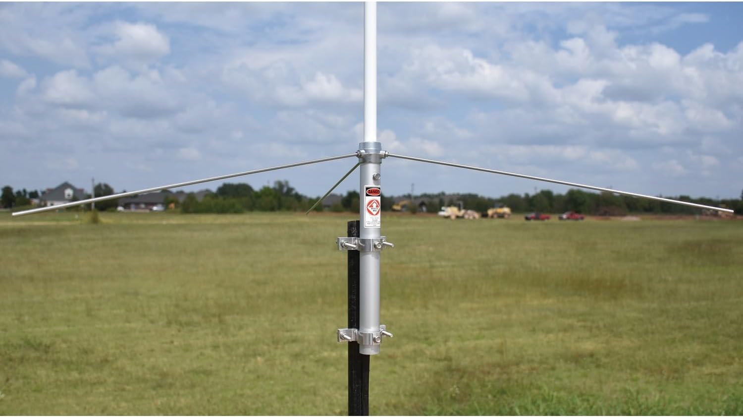 Tram® 200-Watt Dual-Band 2-Section Fiberglass Base Antenna with 50-Ohm UHF SO-239 Connector, 8-Ft. 4-in. Tall (Silver)