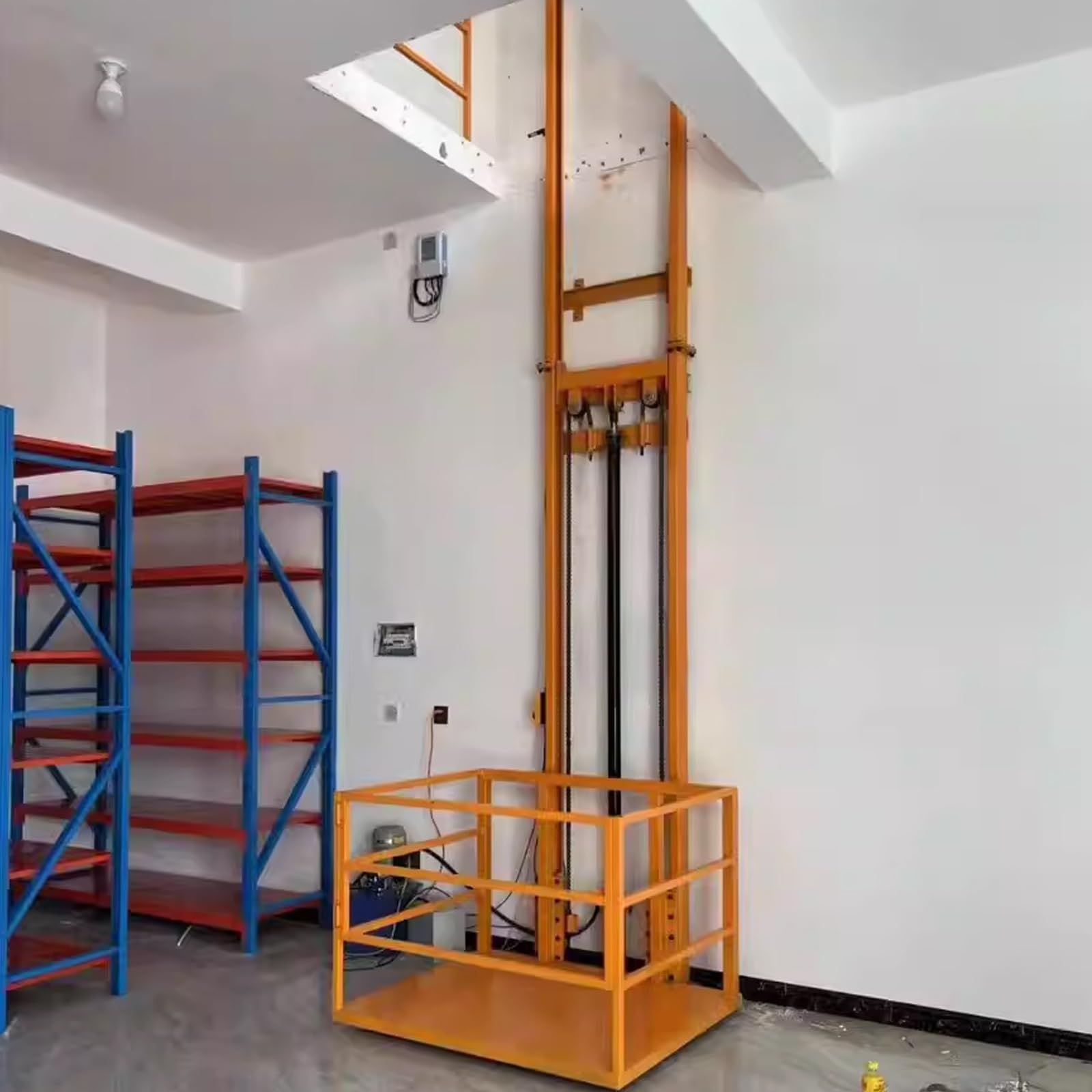 Elektrische Hebebühne, Wandmontierter Lastenaufzug, Mit Fernbedienung, Anhalten in beliebiger Höhe, für Lager, Werkstatt, Stahlbau(3m/9.8ft)