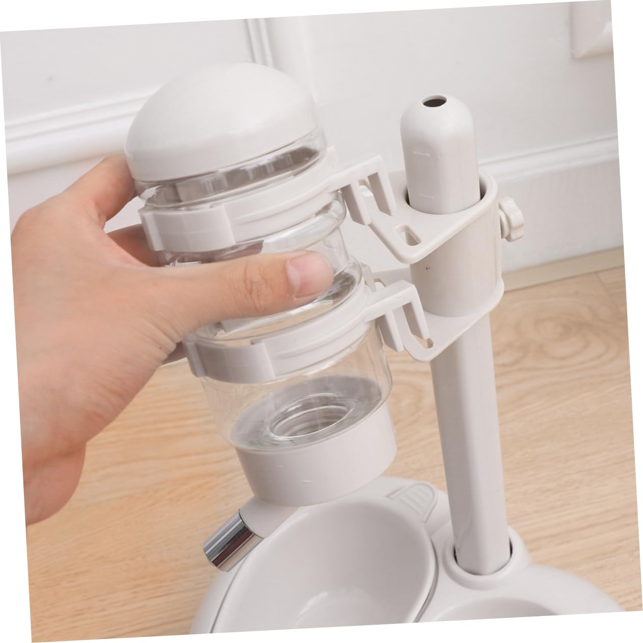 Distributore D’acqua Sospeso Automatico per Cani e Gatti | Plastica Bianca, Design a Rotazione Scanalatura Anti-overflow, Accessorio per Animali Domestici