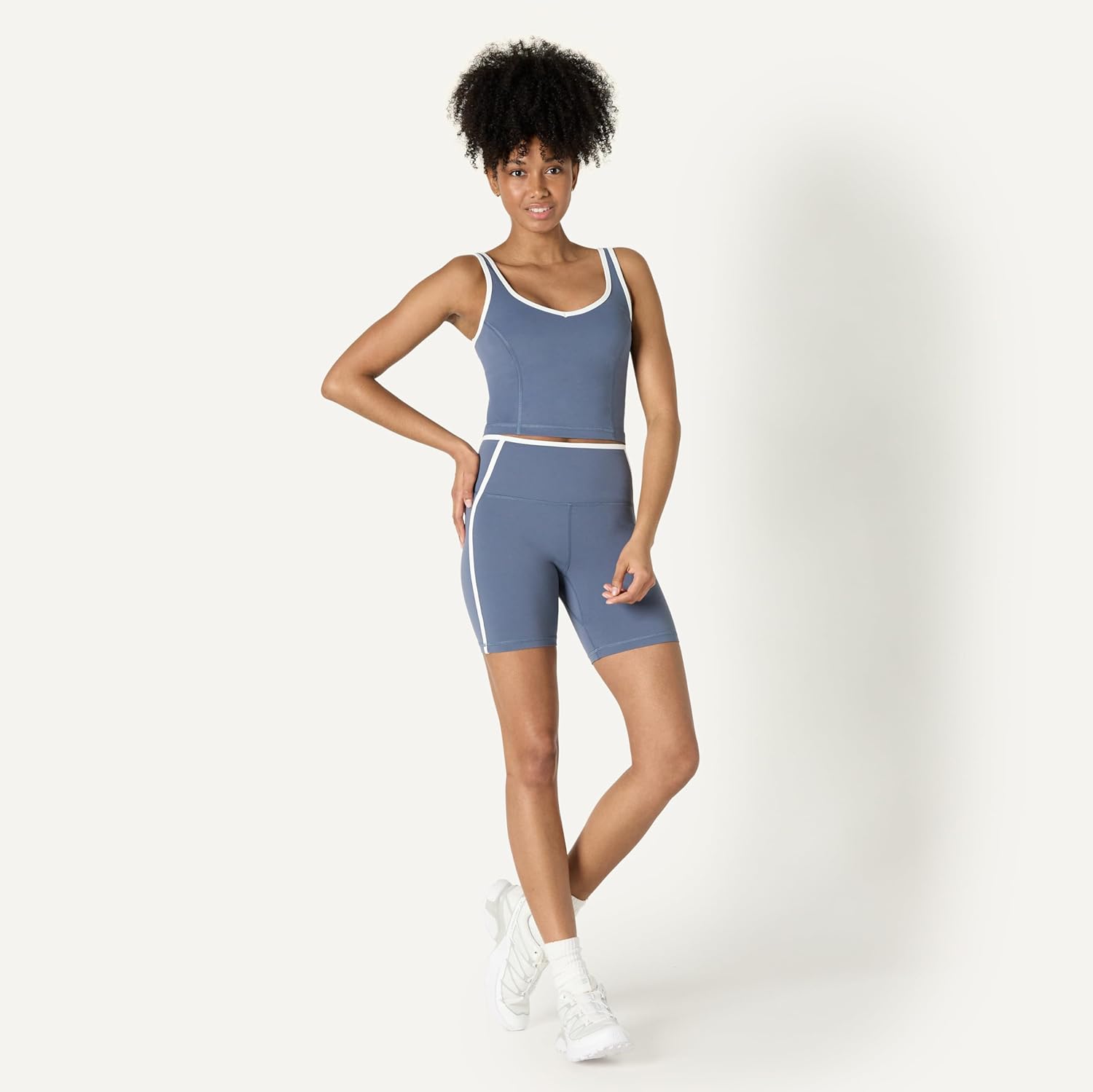 Amazon Essentials Women's Active FormFlex Buttery Soft Light Support Crop Tank with Bra and Contrast Trim - Image 3