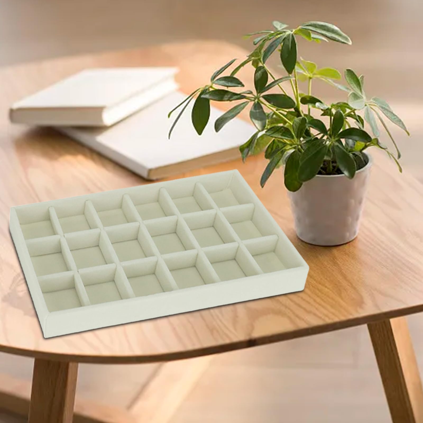 Set di valigette portagioiellilli in velluto grigio, vassoio con coperchio in vetro e rivestimento in velluto