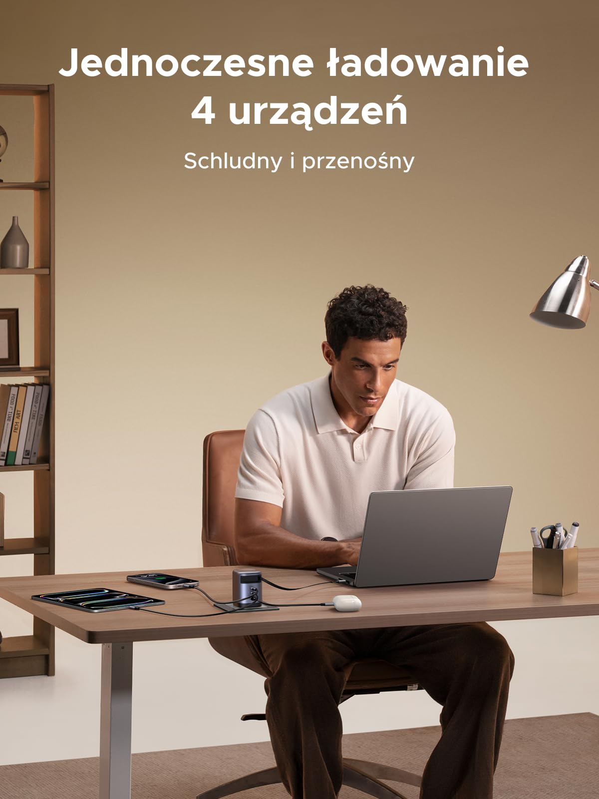 UGREEN Nexode Ładowarka USB-C 100W z chowanym kablem, 4-portowy zasilacz GaN ładowania laptopa, kompatybilna z MacBookiem Pro/Air, serią Galaxy S-A, iPhone'em 16-8, iPadami