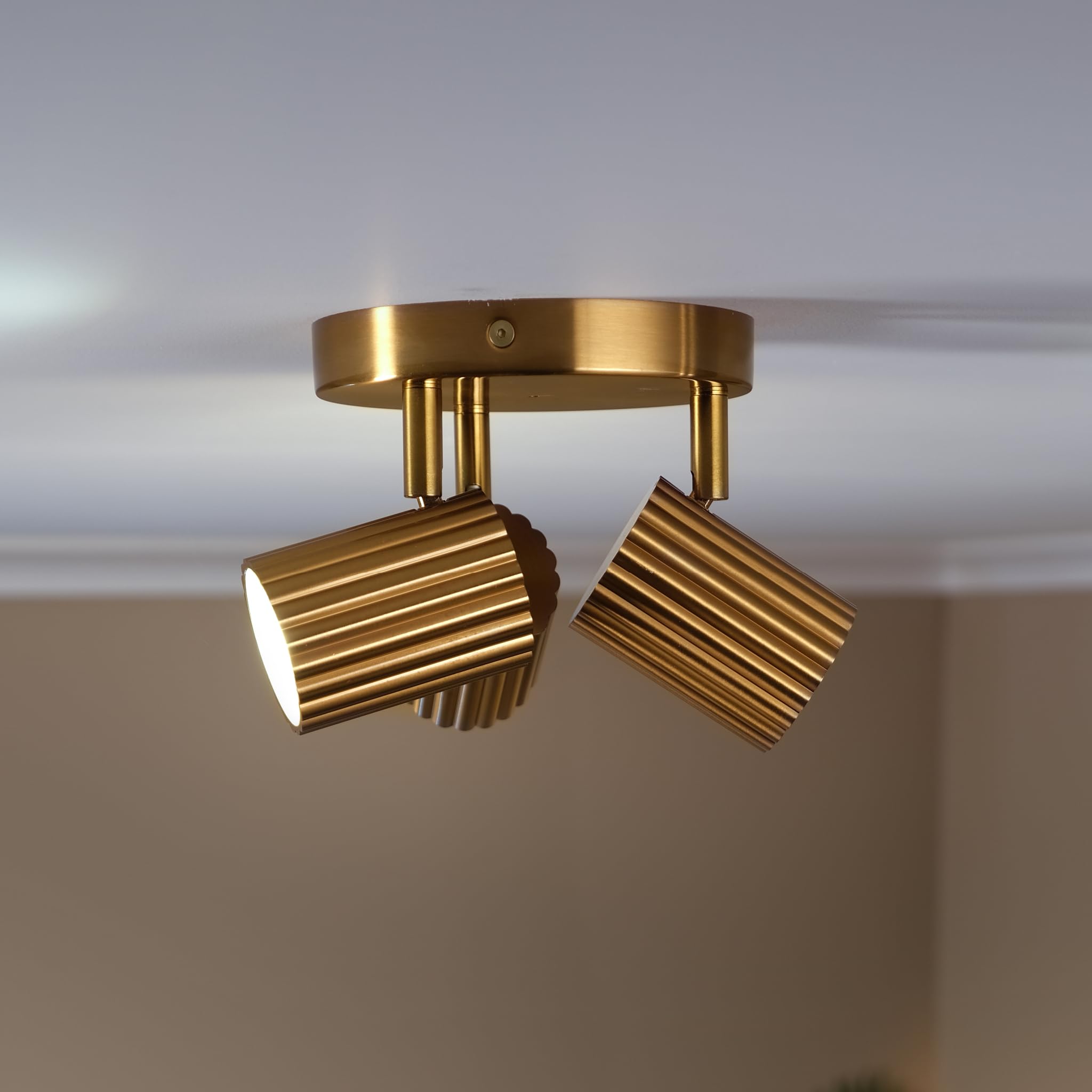 Pebble Grey Hila 3 Plate Spotlight 246 x 213 x 119mm Brass - Ribbed Effect Bathroom Ceiling Light for Kitchen Lighting, GU10 Spotlight, Spotlights & Spotbars, Ceiling Lights, Home Improvement