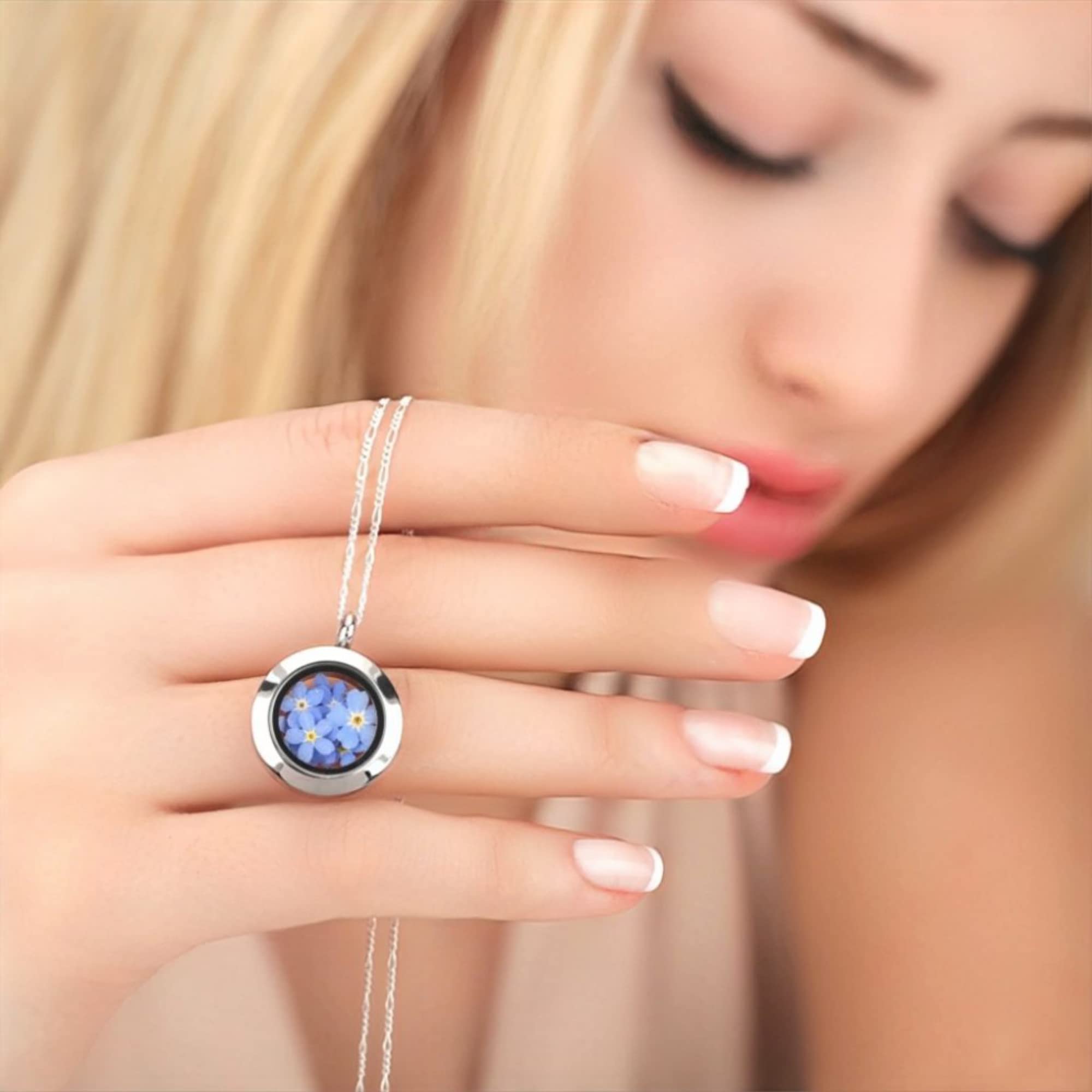 MadamLili 925 Sterling Silber Medaillonkette | Mit echten Vergissmeinnicht-Blüten | Andenken an Verstorbene | Geschenk für Frauen, Mama, Schwester & Beste Freundin | Erinnerungsschmuck