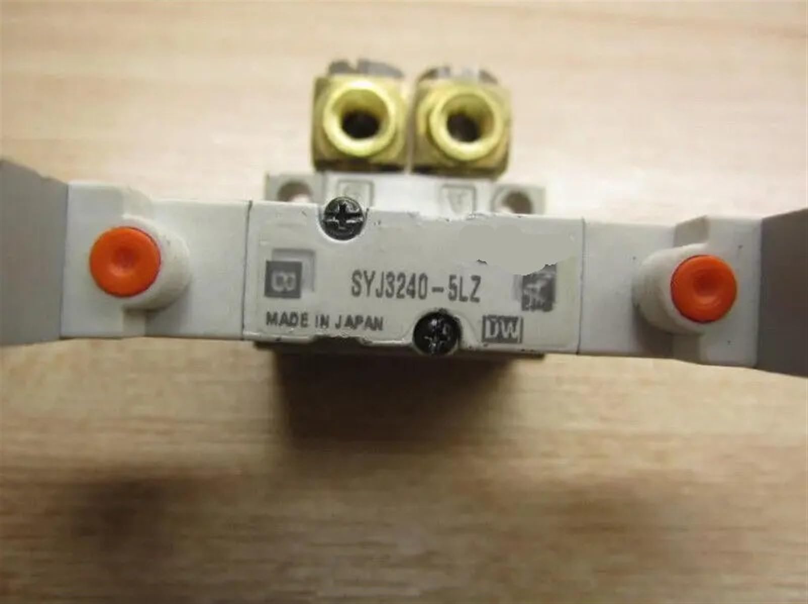 Électrovanne SYJ3240-5LZ pour remplacer un distributeur pneumatique défectueux