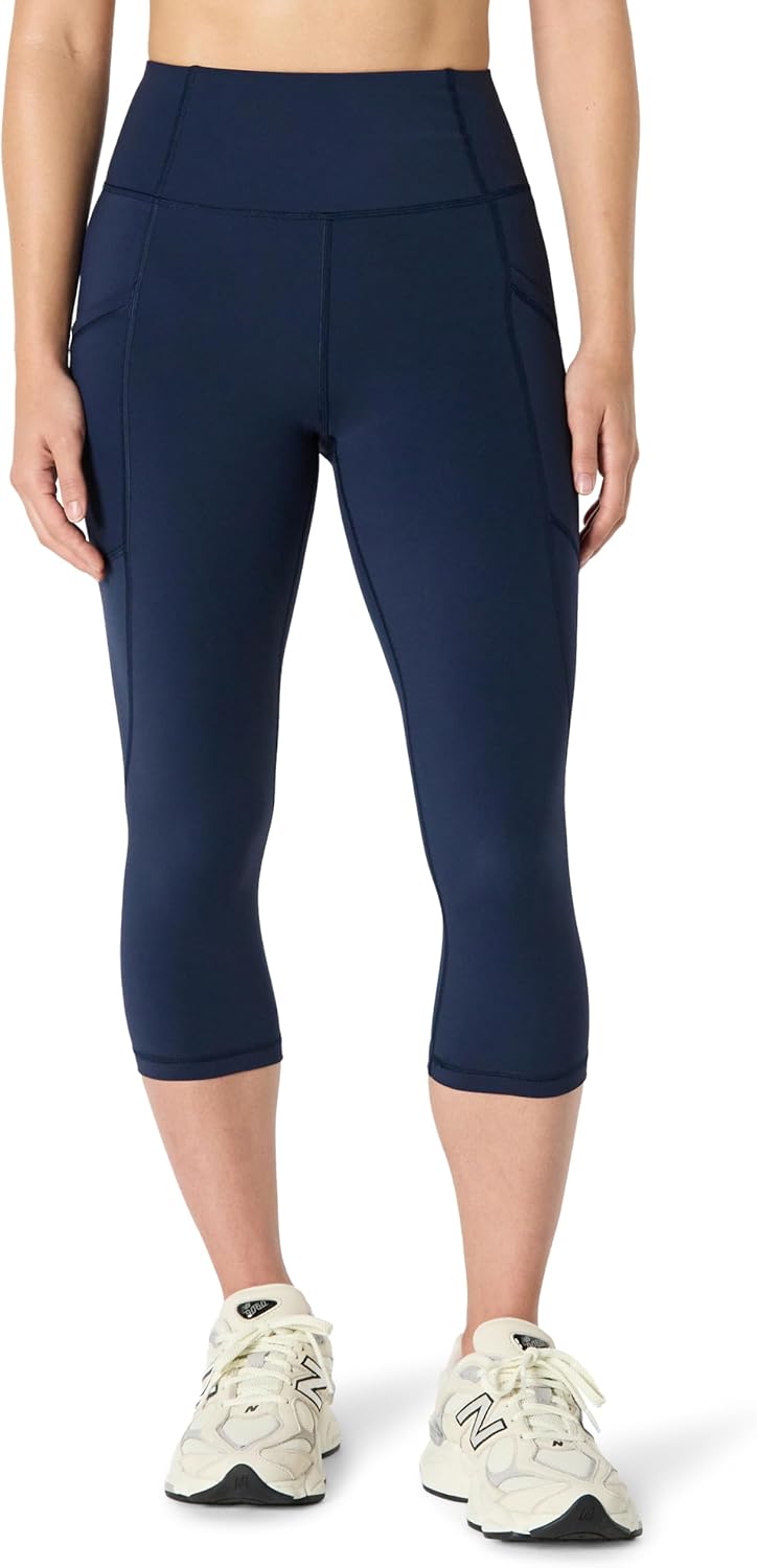 Amazon Essentials Women's Active Total Train Gym Workout Leggings Capri with Pockets Medium Navy